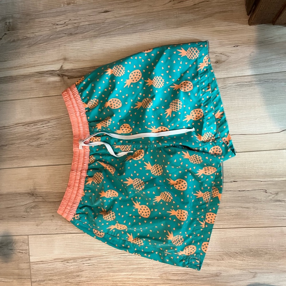 Chubbies Mens swim shorts size medium